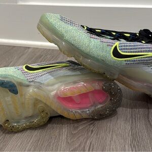 Nike Air VaporMax Flyknit — Light Green, Neon Yellow & Pink Accents
